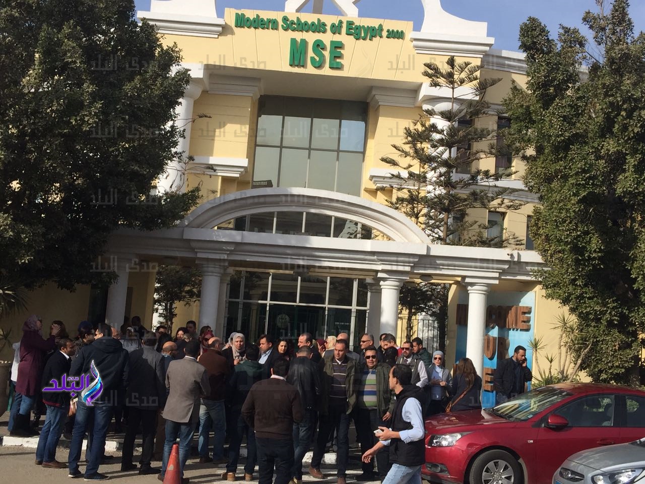 صورة من امام المدرسة صورة من امام المدرسة