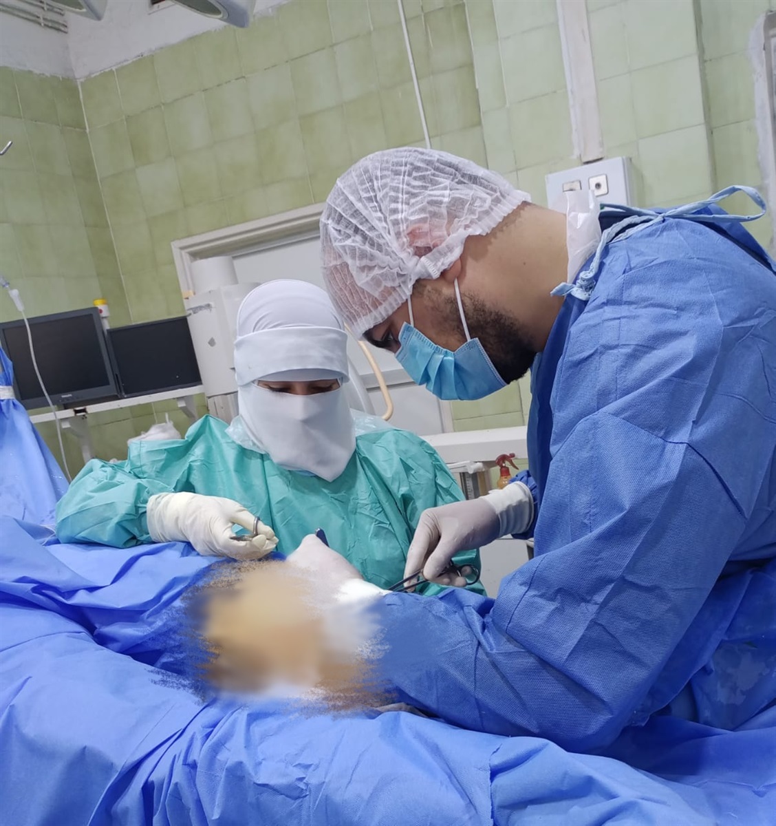 إجراء حراجتين دقيقتين لغضروف الركبة والرباط الصليبي