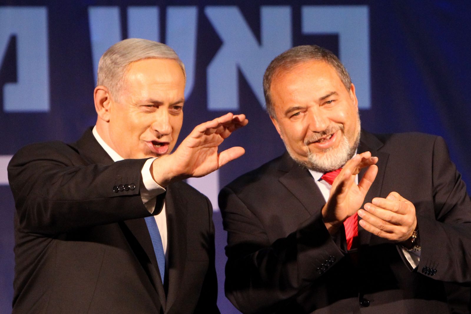  نتنياهو ووزير جيشه افيجدور ليبرمان