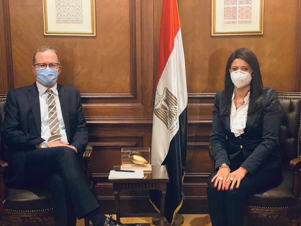 خلال الاجتماع