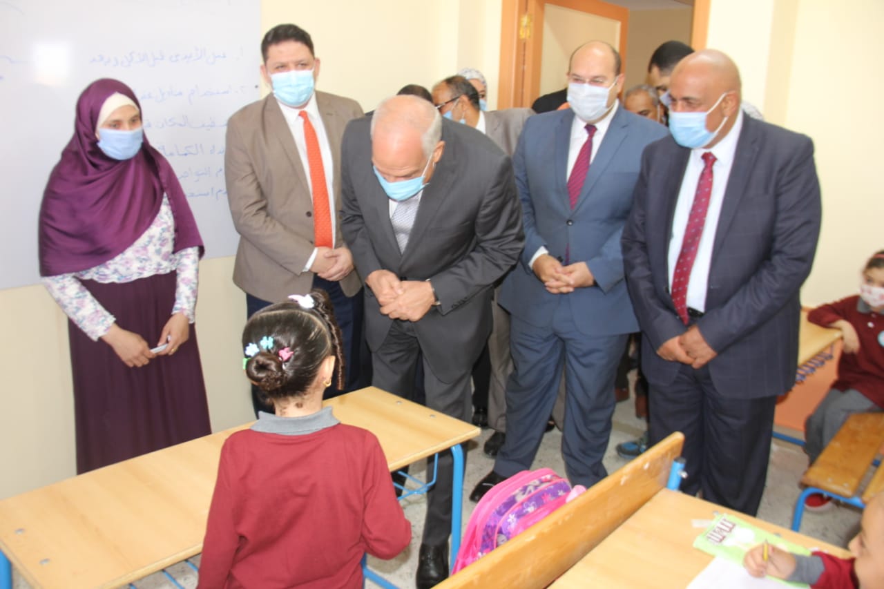 محافظ الجيزة يفتتح مدرستي الأبطال والزيدية الحديثة بأوسيم
