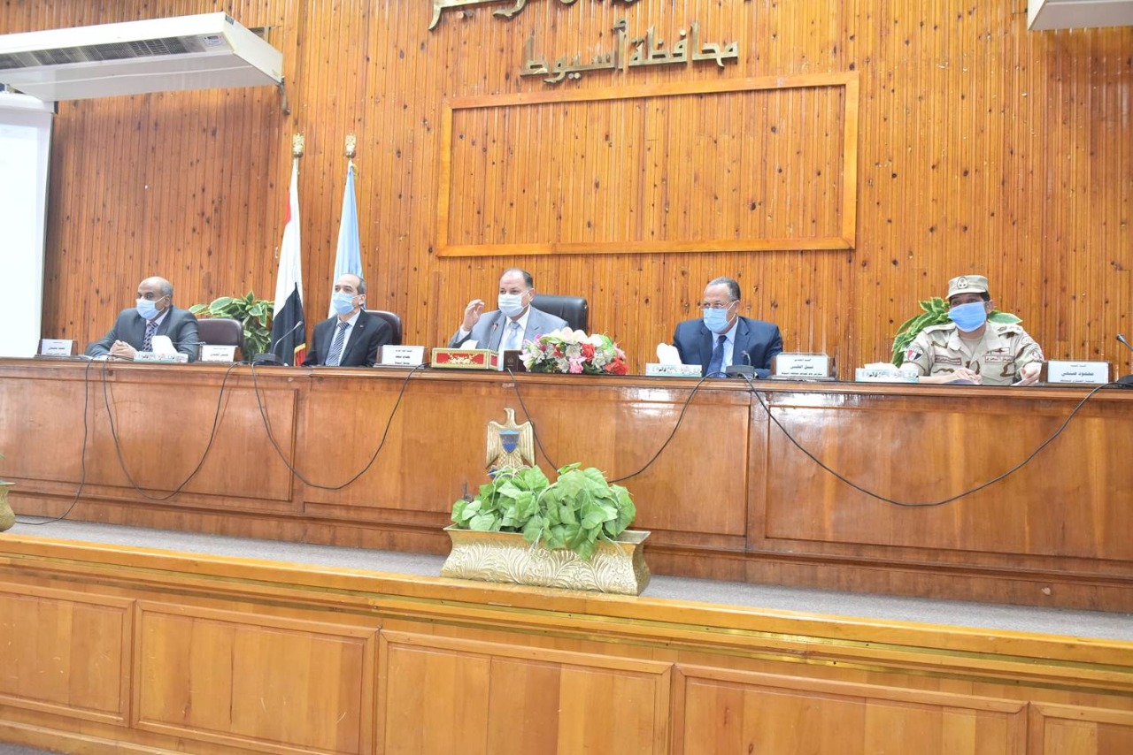 اللواء عصام سعد محافظ أسيوط 