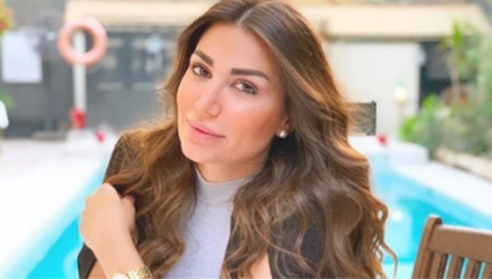 سارة نخلة