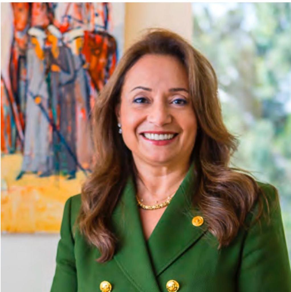 الدكتورة أماني أبو زيد مفوضة الطاقة والبنية التحتية في الإتح