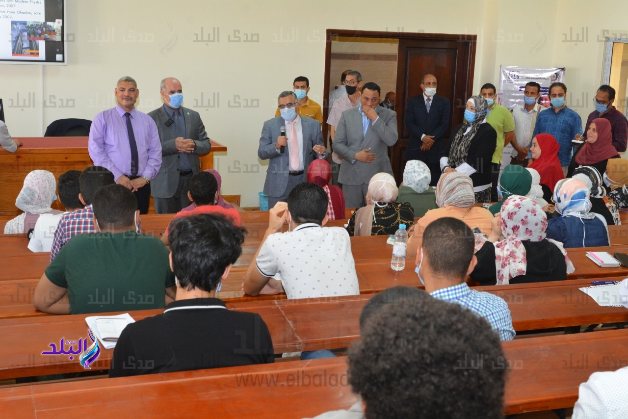 رئيس جامعة الفيوم