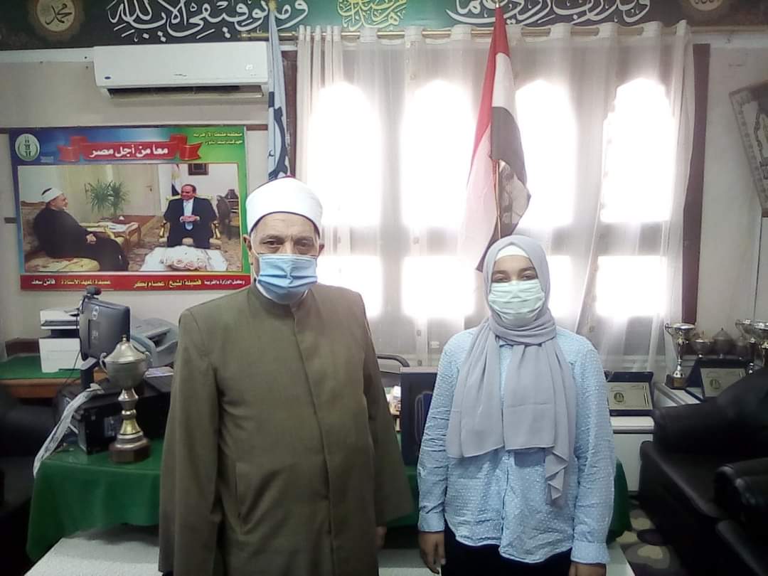 الطالبة روان  الطالبة روان