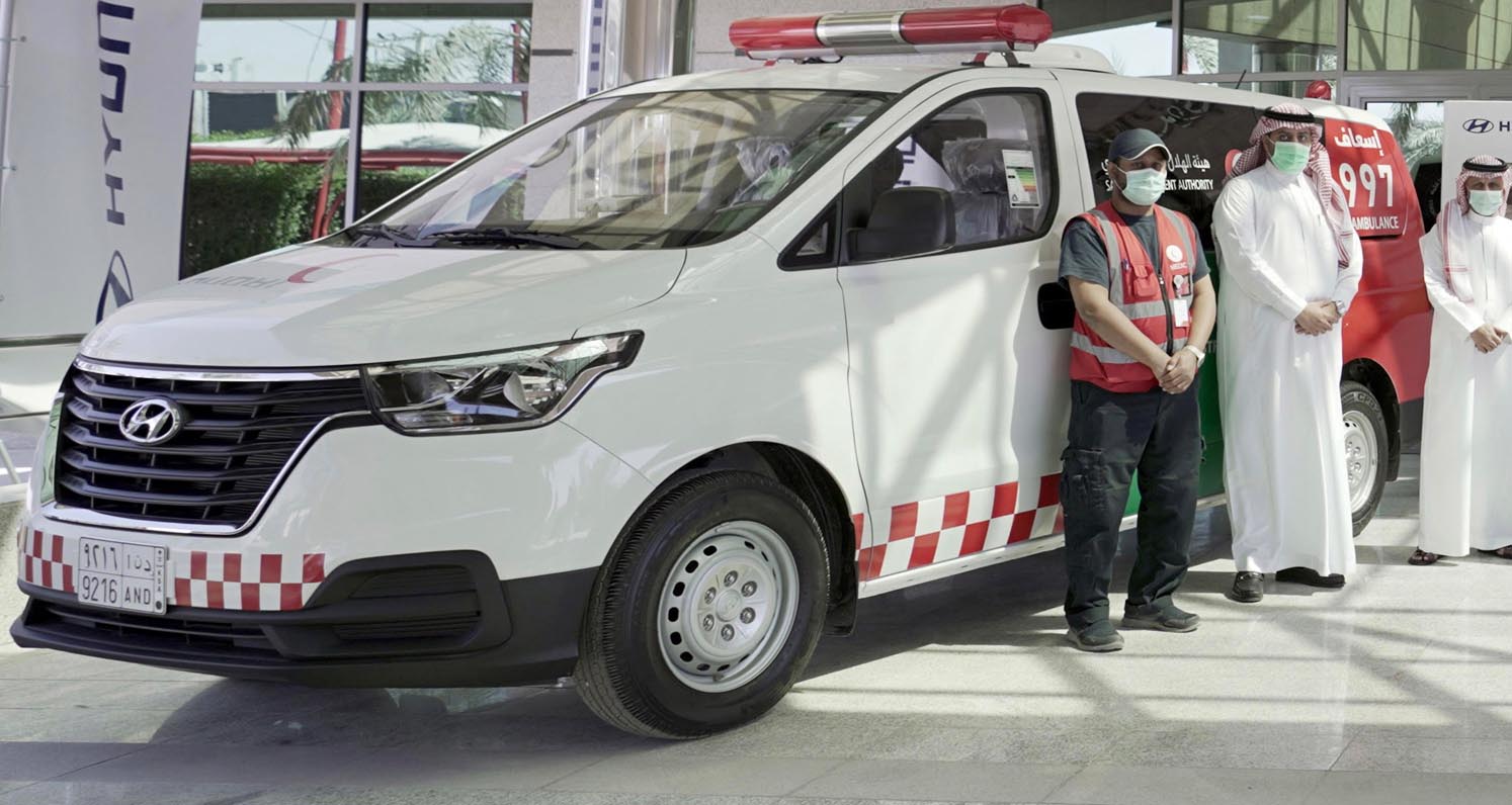 هيونداي تقدم 24 سيارة إسعاف ودعم طبي لهيئة الهلال الأحمر