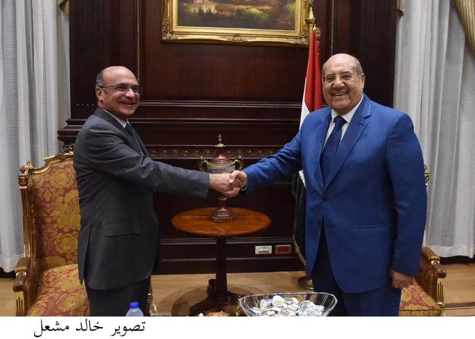 وزير العدل يقدم التهنئة لرئيس مجلس الشيوخ
