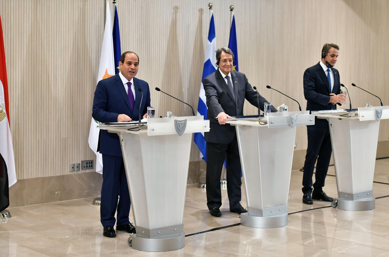 صورة من القمة