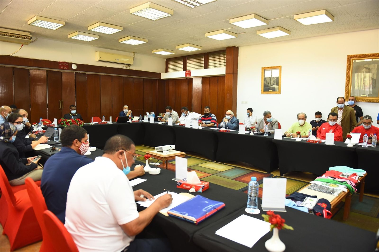 الاجتماع الفني لمباراة الأهلي والوداد الاجتماع الفني لمباراة الأهلي والوداد