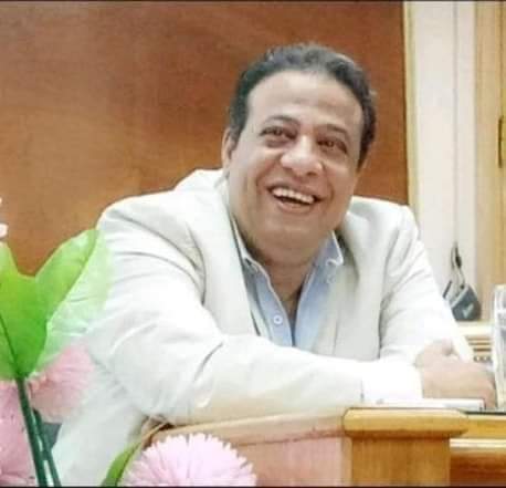 عميد آداب عين شمس
