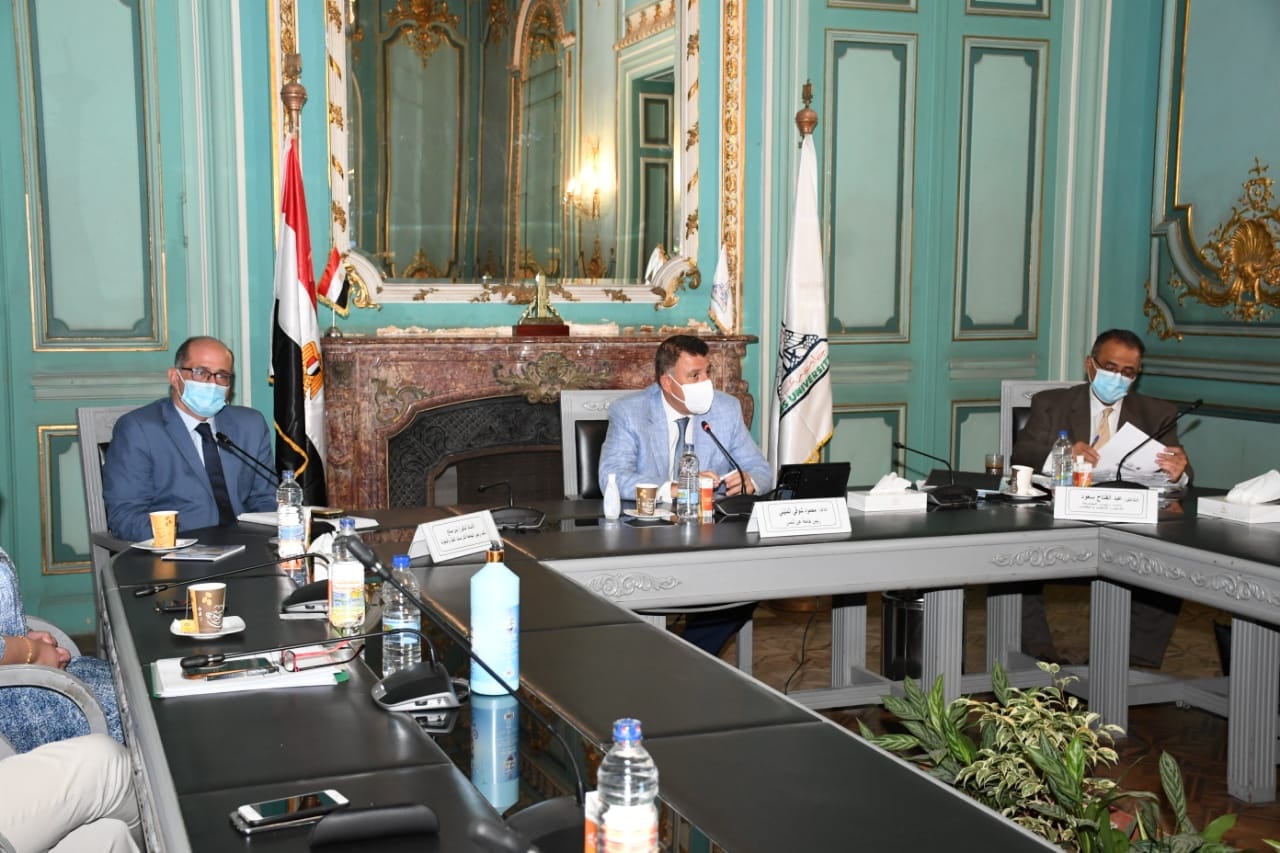 رئيس جامعة عين شمس 