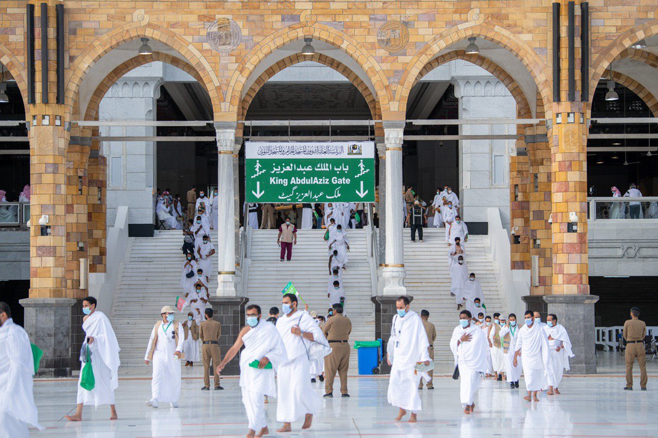 كم عدد السماعات داخل الحرم المكي وكيف يتم التحكم بها