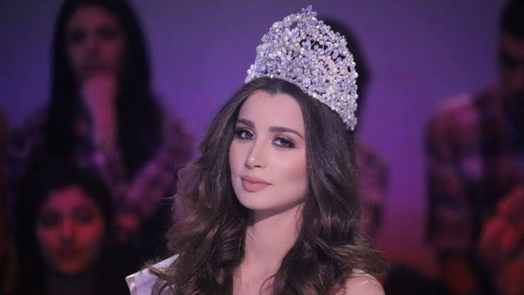 سارة التونسي