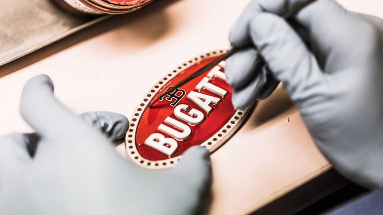 معلومات عن لوجو شركة سيارات بوجاتي bugatti