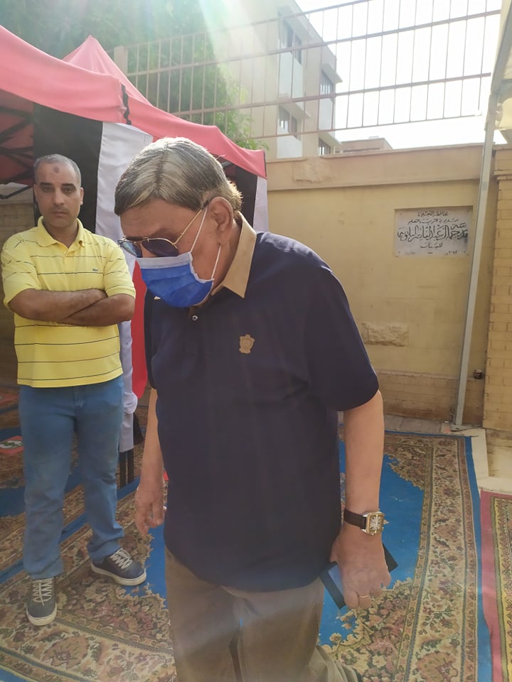 مفيد فوزي أول المصوتين بمدرسة جمال عبد الناصر في الدقي