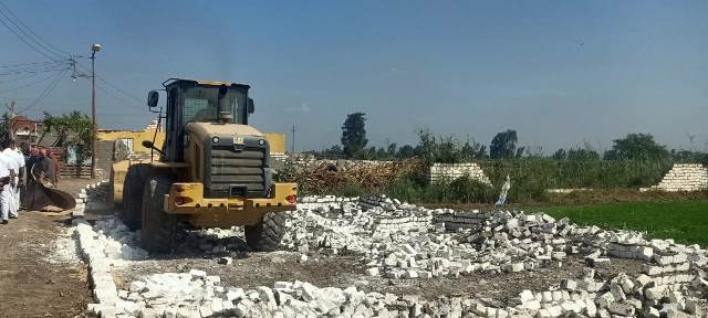 حملات مكبرة لأزالة التعديات علي الأراضي الزراعية بالشرقية