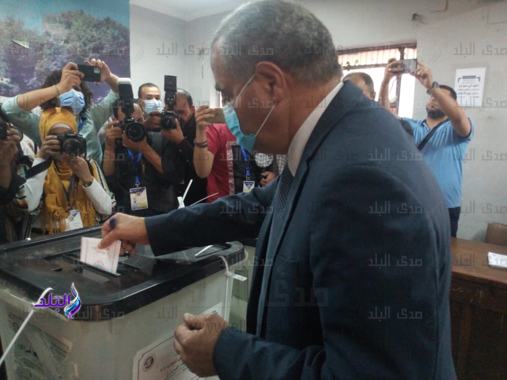 وزير التموين