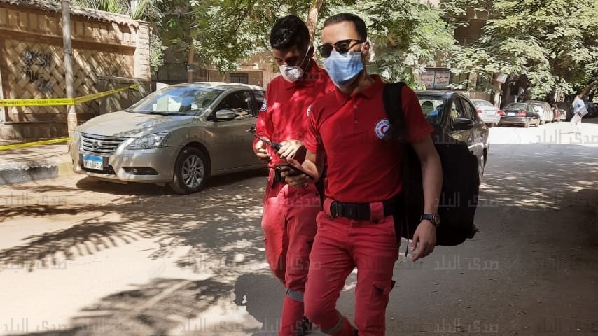  الهلال الأحمر يعقم لجنة مدرسة الشهيد نبيل السيد الردة