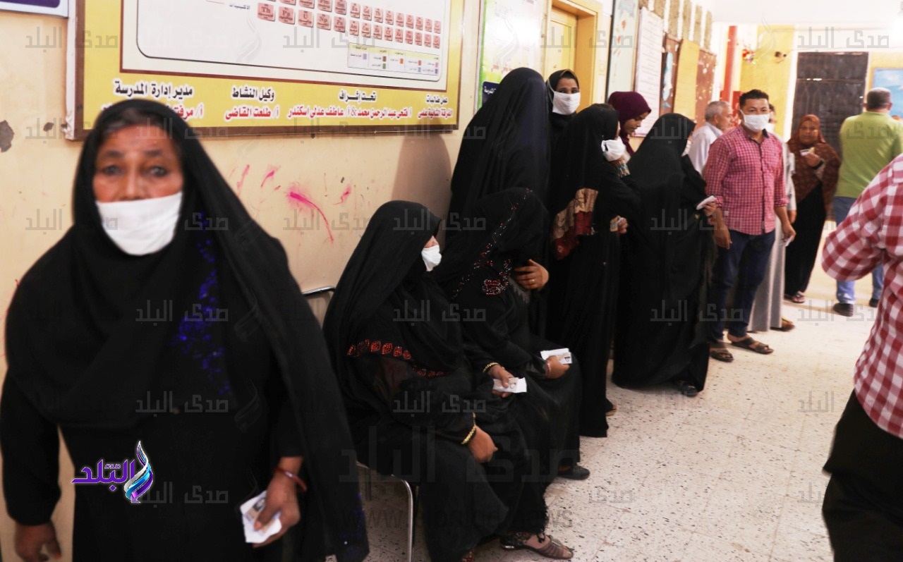 اللجان الإنتخابية تشهد إقبالًا كثيفًا من السيدات