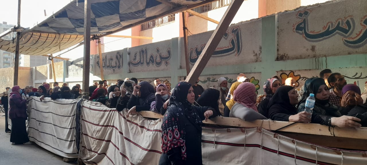 تزايد الناخبين بمدرسة أنس بن مالك