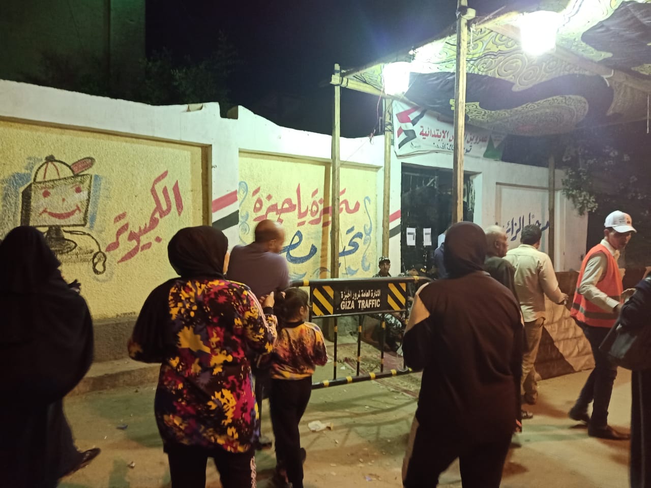 توافد الناخبين قبل غلق باب التصويت