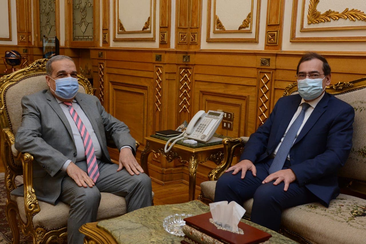 وزيرا  الإنتاج الحربى  و " البترول