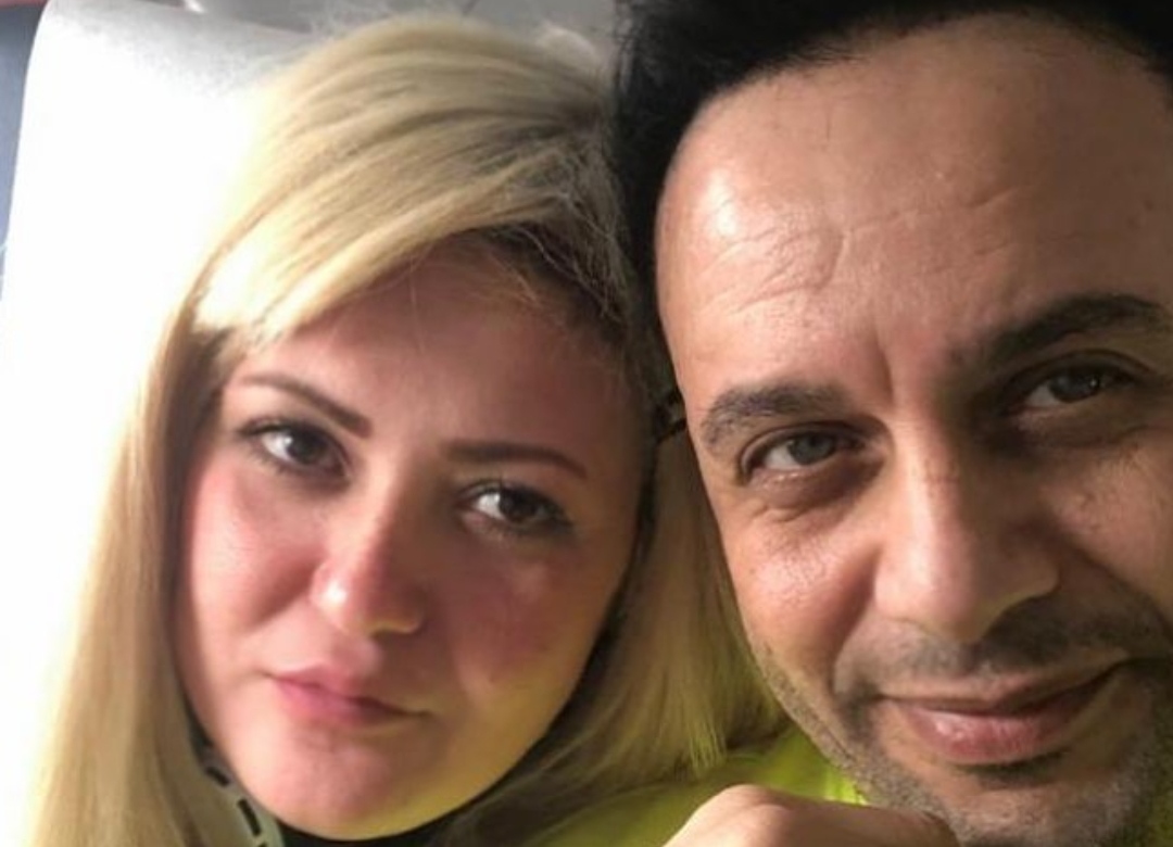 مصطفي قمر وزوجته