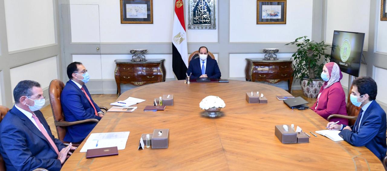 الرئيس خلال الاجتماع 