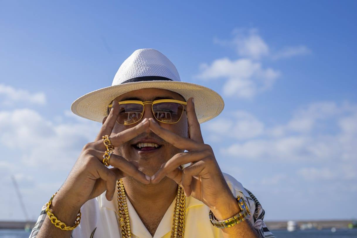 الشاب انزاجي