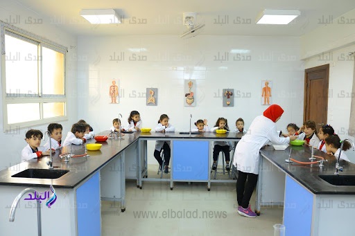 معامل العلوم في المدارس
