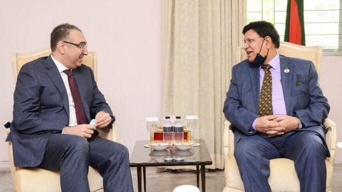 وزير خارجية بنجلاديش خلال لقائه بالسفير المصري لدى دكا