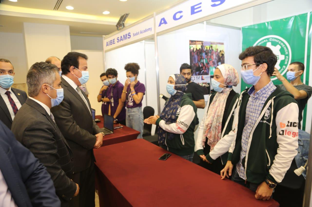 الدكتور خالد عبد الغفار 