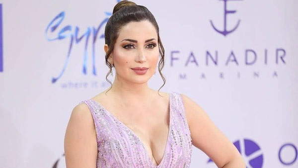 الفنانة السورية نسرين طافش 