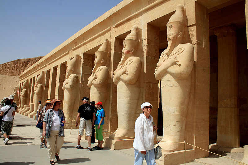 إعفاء السياح
