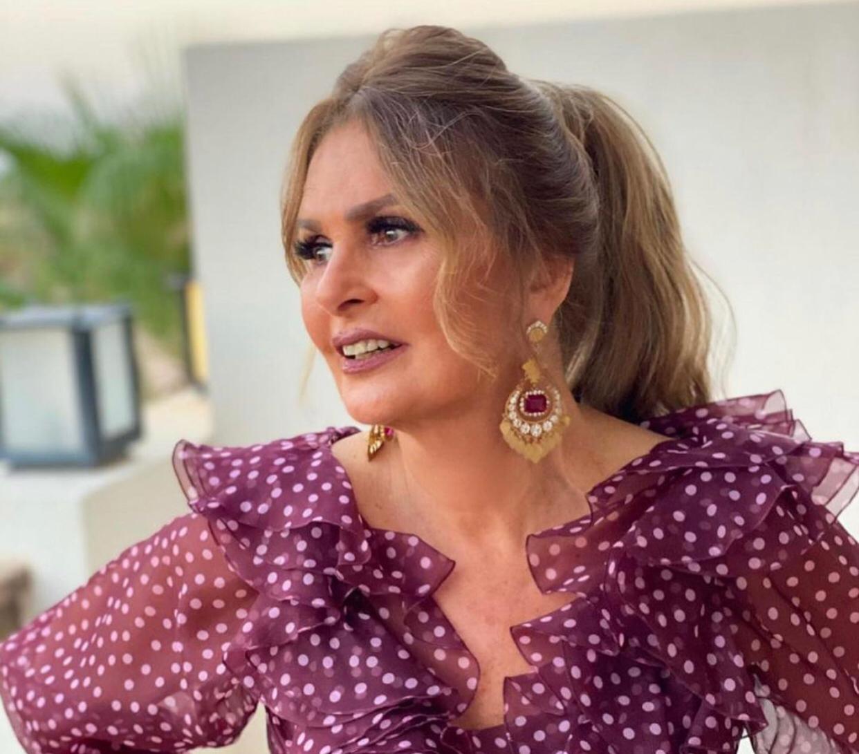 الفنانة يسرا 