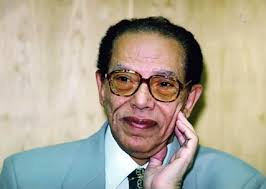 محطات في حياة الدكتور مصطفي محمود