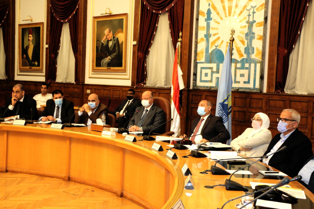 محافظ القاهرة يبحث استعدادات انتخابات النواب 