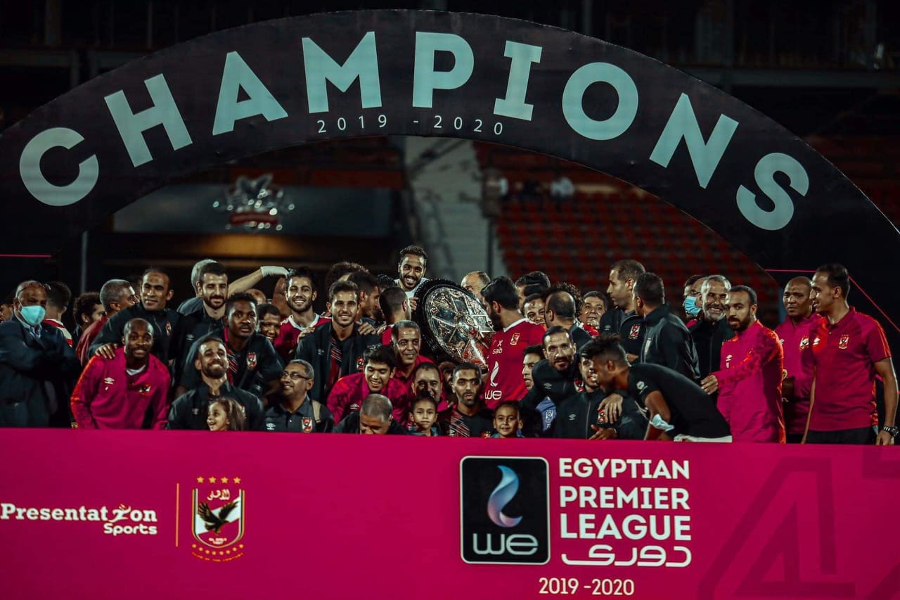 تتويج الأهلي بالدوري
