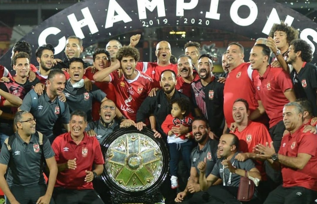 تتويج الاهلي بالدرع الـ 42