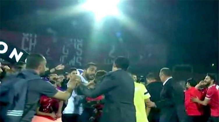 خناقة محمد فضل وكهرباء