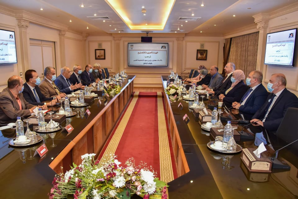العربية للتصنيع ومعهد التخطيط القومي يبحثان تعميق التصنيع 