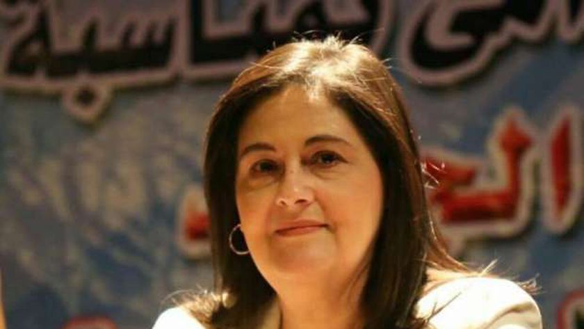 عميدة إعلام القاهرة