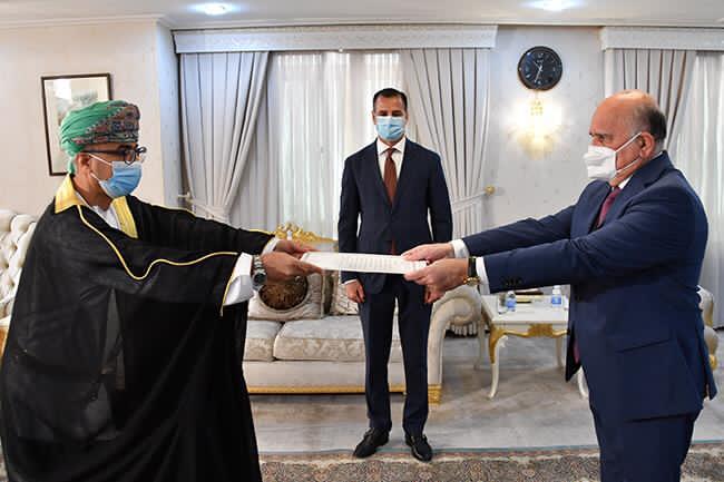 تسلم أوراق اعتماد السفير العماني لدى بغداد 