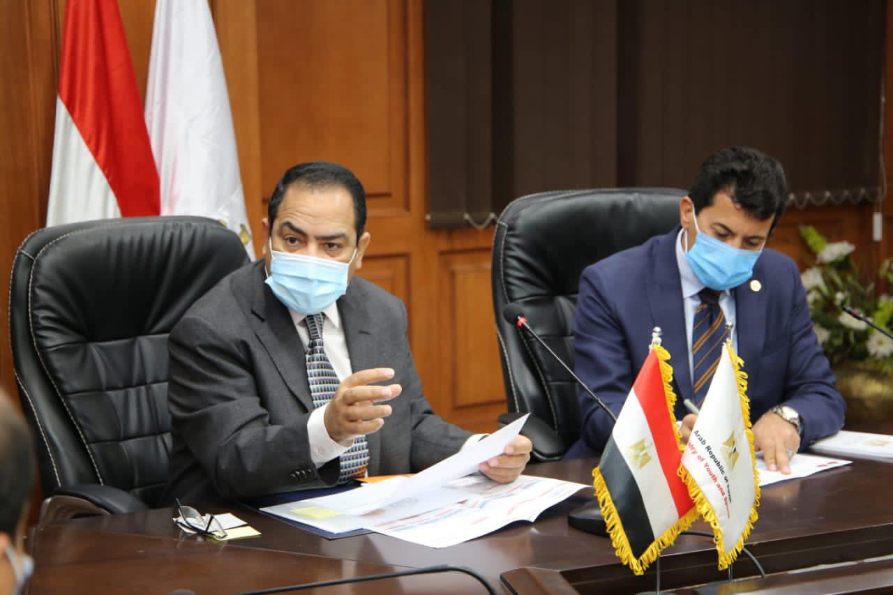 وزير الشباب يلتقي رئيس الجهاز المركزي للتنظيم والإدرة