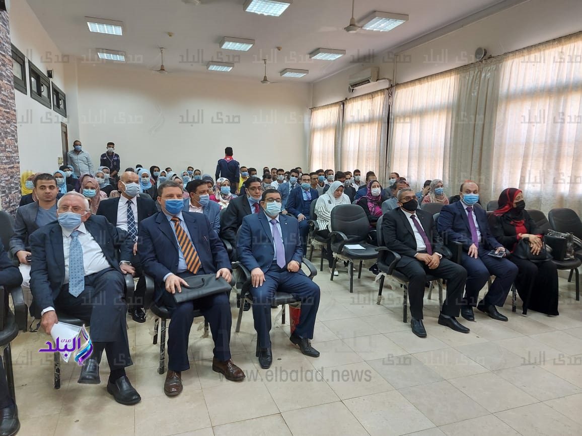 جانب من الافتتاح 