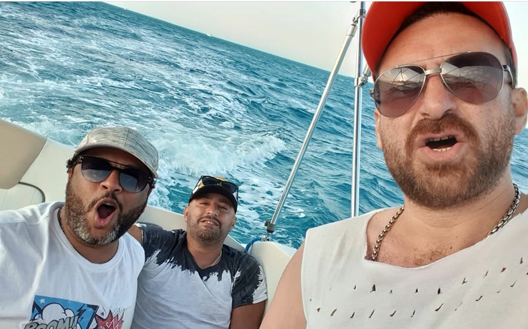 السقا ونضال ومحمد جمعة