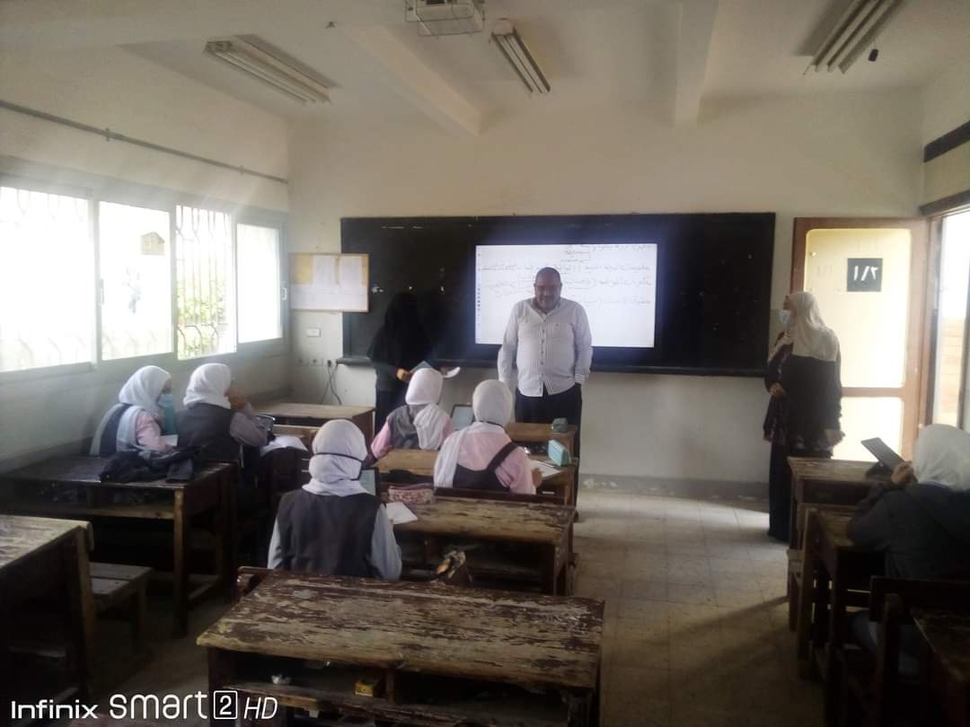 انتظام الدراسة بمدرسة