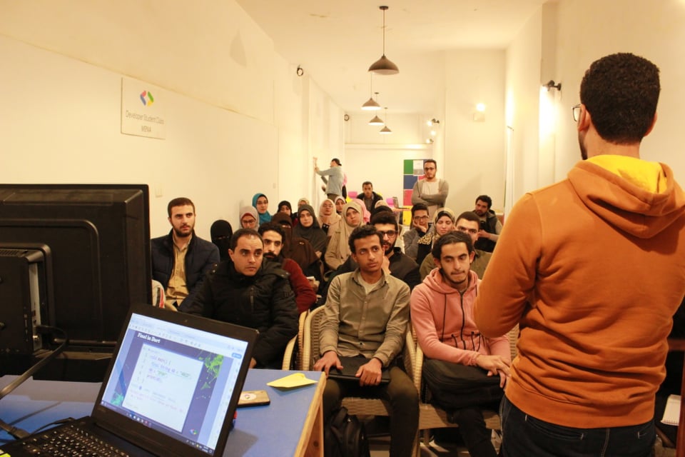 طلاب فريق DSC الأزهر يستعدون لإطلاق ورش التقنية وتكنولوجية 