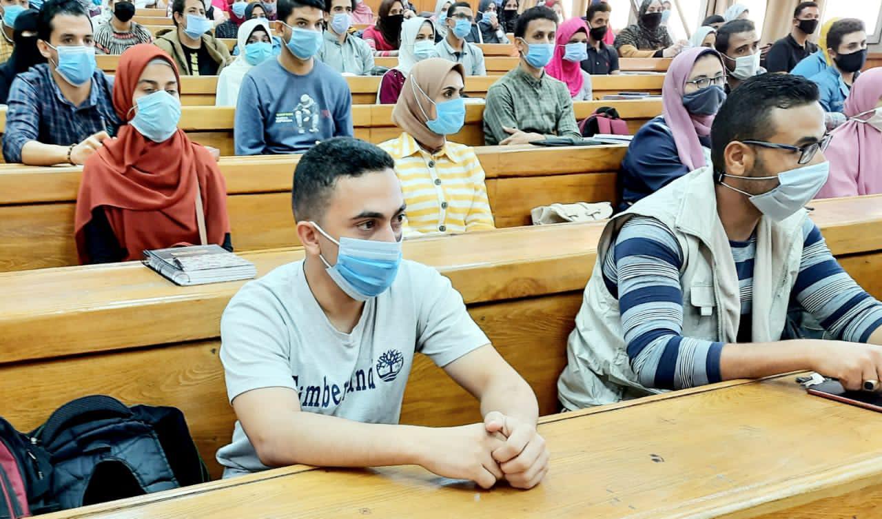 طلاب جامعات 